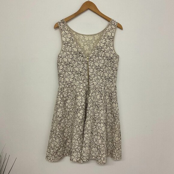 Betsey Johnson Lace Beaded Mesh Flare Dress Sleeveless Size 12 Cream - Picture 4 of 4